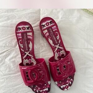 Dolce & Gabbana Fuchsia Logo Sandals